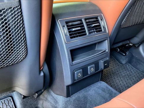 Used 2024 Jaguar F-PACE R-Dynamic S image 33