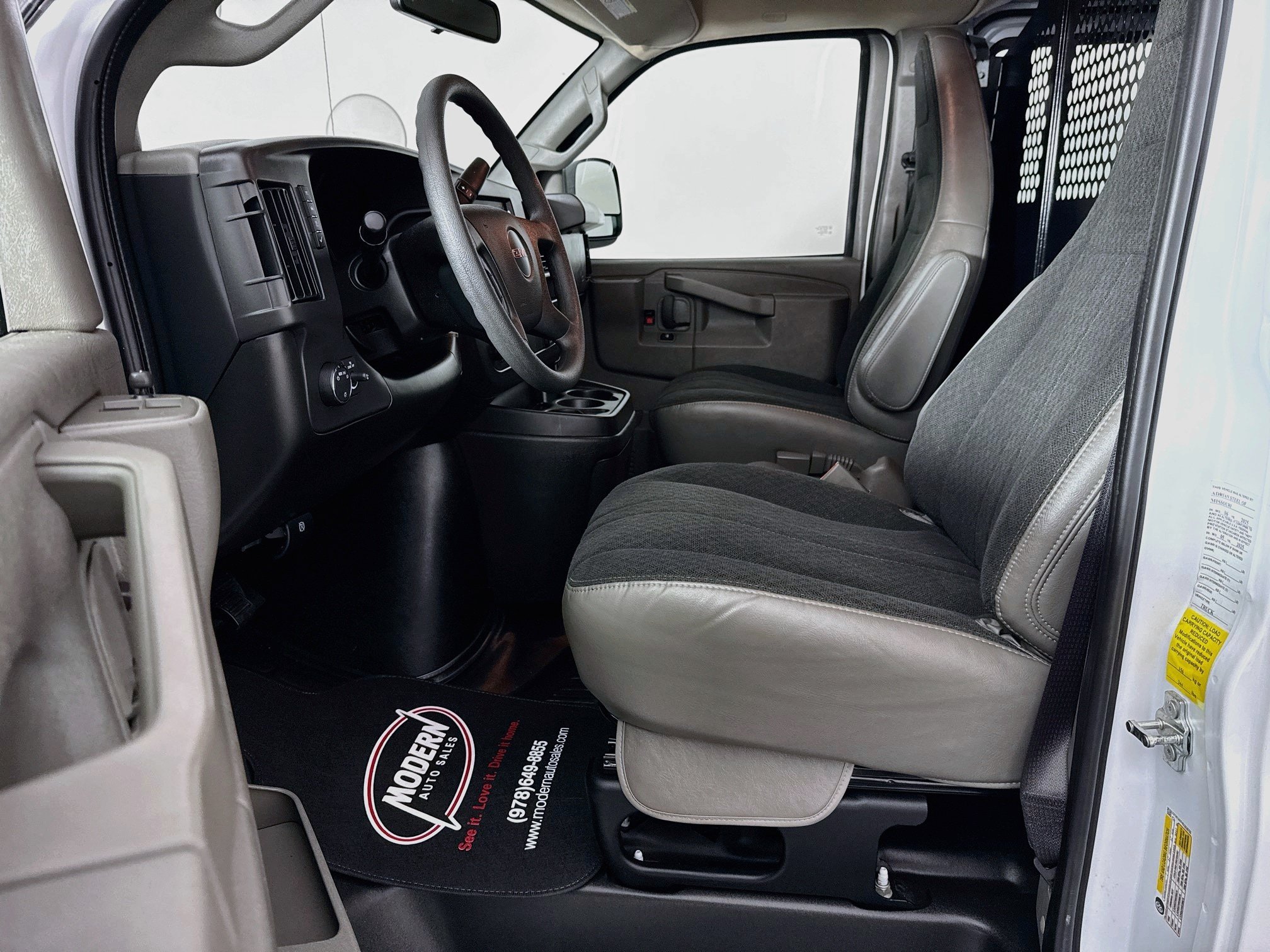 Used 2025 GMC Savana 2500 w/ Driver Convenience Package RWD image 19