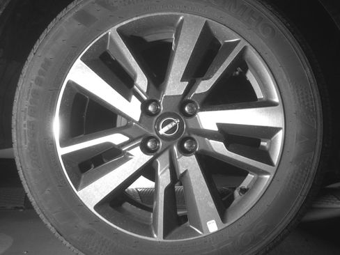 Used 2025 Nissan Versa SV FWD image 18