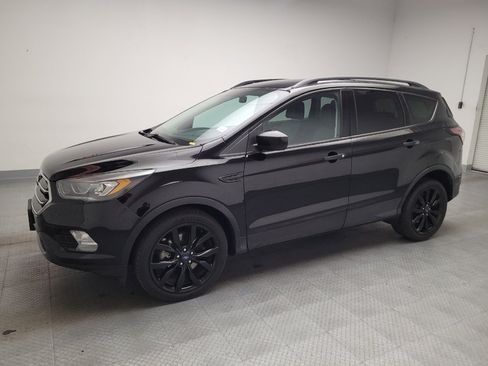 Used 2017 Ford Escape SE w/ Equipment Group 201A FWD image 2