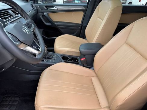 Used 2022 Volkswagen Tiguan SE FWD image 10