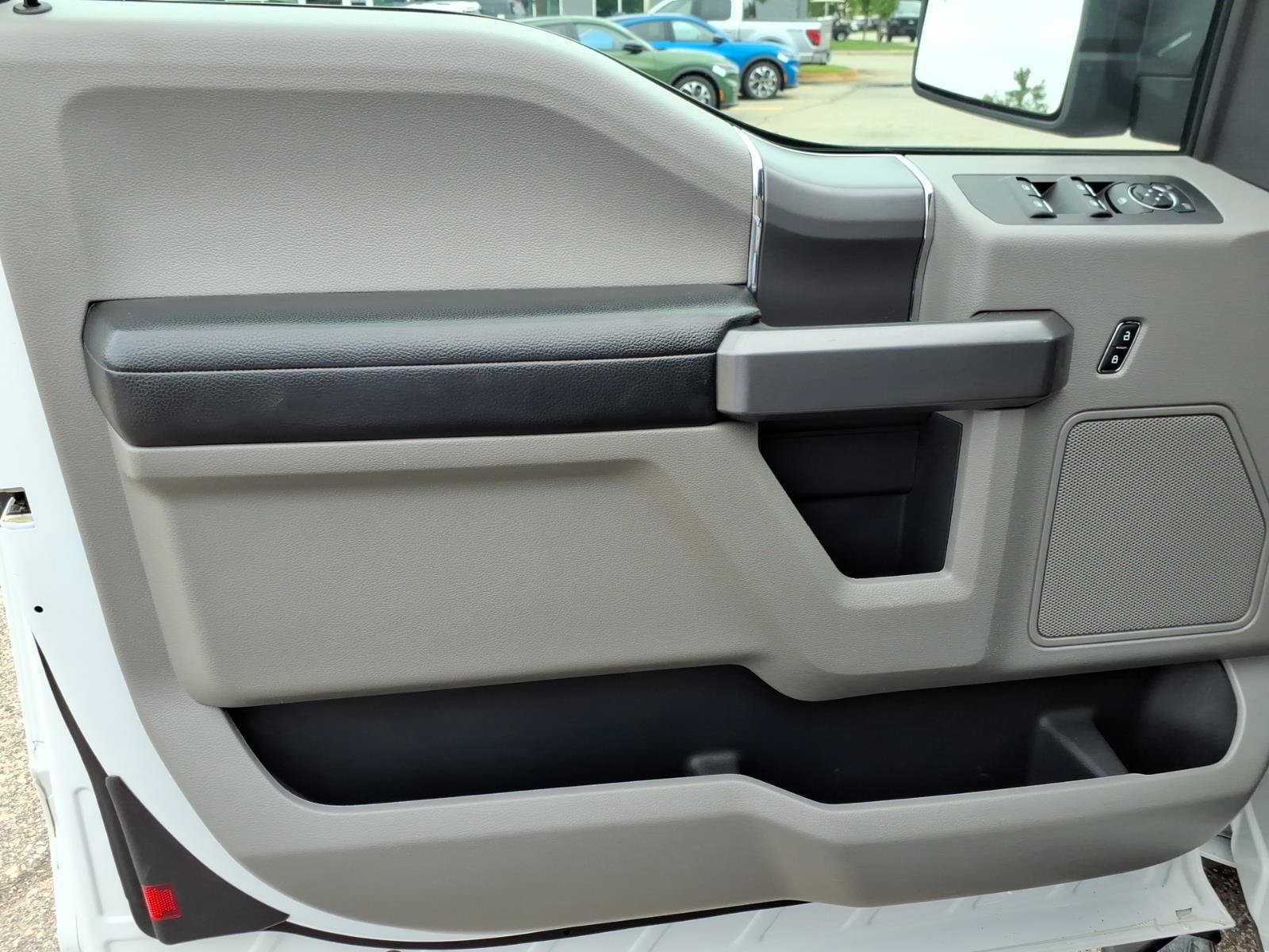 Used 2019 Ford F150 XLT w/ Equipment Group 302A Luxury AWD/4WD image 15