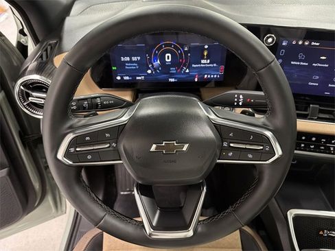 Certified 2026 Chevrolet Equinox ACTIV w/ Convenience Package III image 33