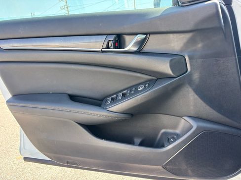 Used 2022 Honda Accord Sport image 5