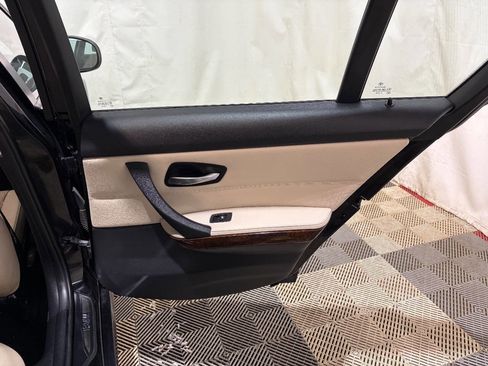 Used 2011 BMW 328i xDrive Sedan image 11