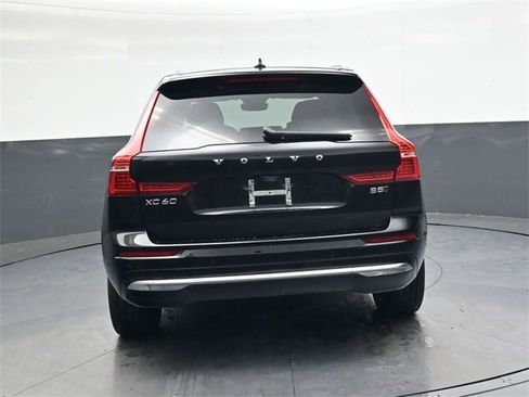 Used 2023 Volvo XC60 B5 Ultimate image 5