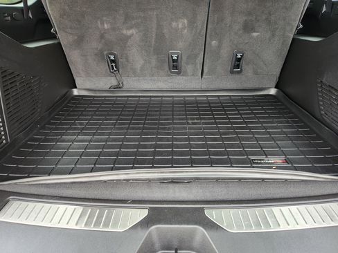 Used 2023 Chevrolet Suburban High Country image 34