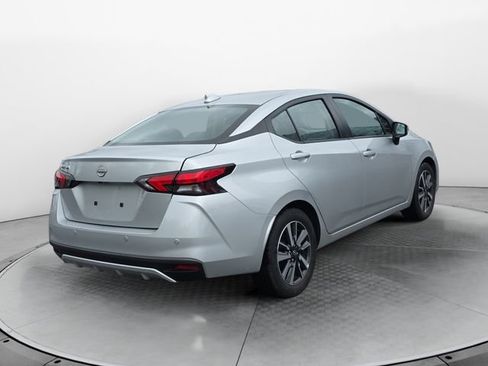 Used 2025 Nissan Versa SV FWD image 5