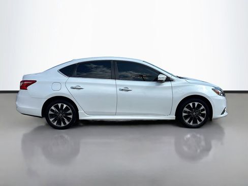 Used 2019 Nissan Sentra SR image 3