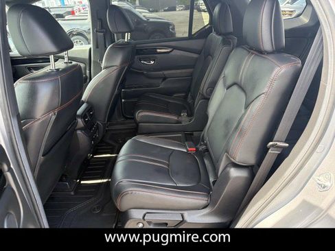 Used 2025 Honda Pilot TrailSport image 20