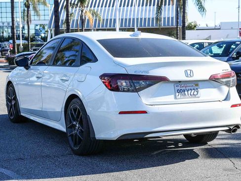 Used 2025 Honda Civic Sport image 4