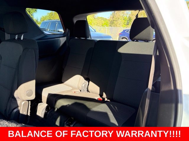Used 2023 Chevrolet Traverse LT FWD image 16