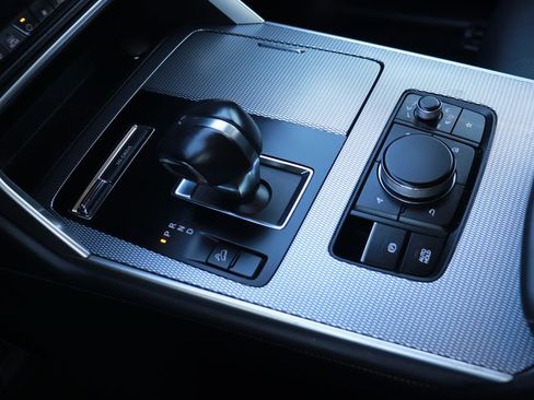 Used 2025 MAZDA CX-70 3.3 Turbo w/ Preferred Package image 16