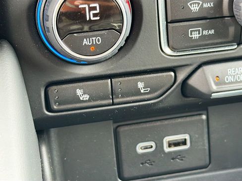 Used 2024 Chevrolet Tahoe Z71 w/ Luxury Package image 20