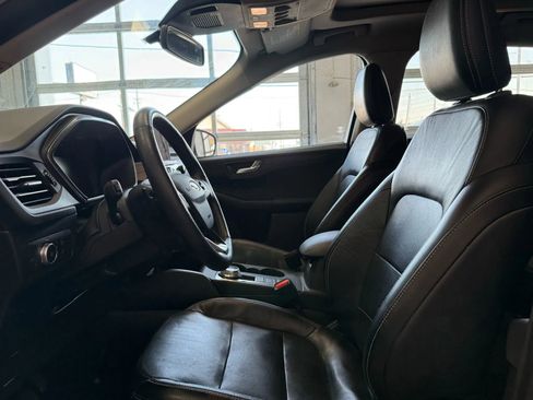 Used 2020 Ford Escape Titanium w/ Titanium Premium Package 2.0 image 8