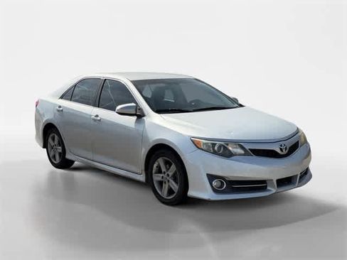 Used 2012 Toyota Camry SE image 7