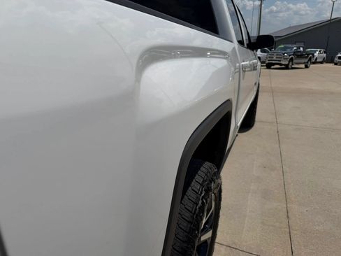 Used 2018 GMC Sierra 1500 SLT AWD/4WD image 59