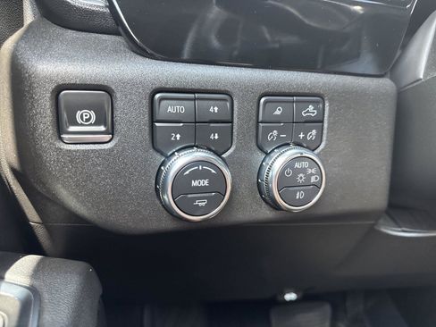 Used 2025 GMC Sierra 1500 SLT w/ SLT Premium Package AWD/4WD image 20