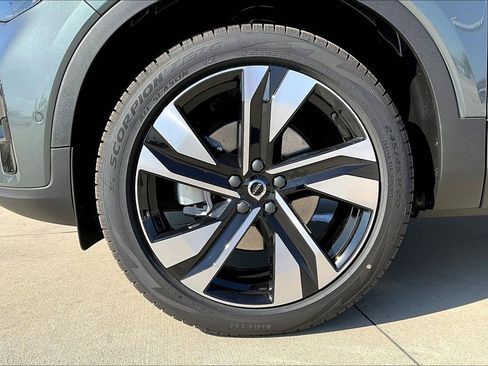 New 2026 Volvo XC40 B5 Ultra w/ Climate Package image 25