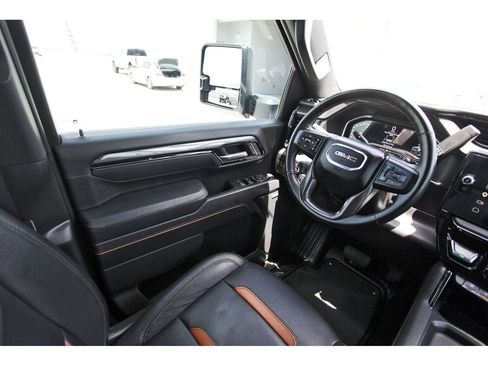 Used 2025 GMC Sierra 2500 AT4 AWD/4WD image 8