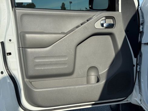 Used 2019 Nissan Frontier SV image 22