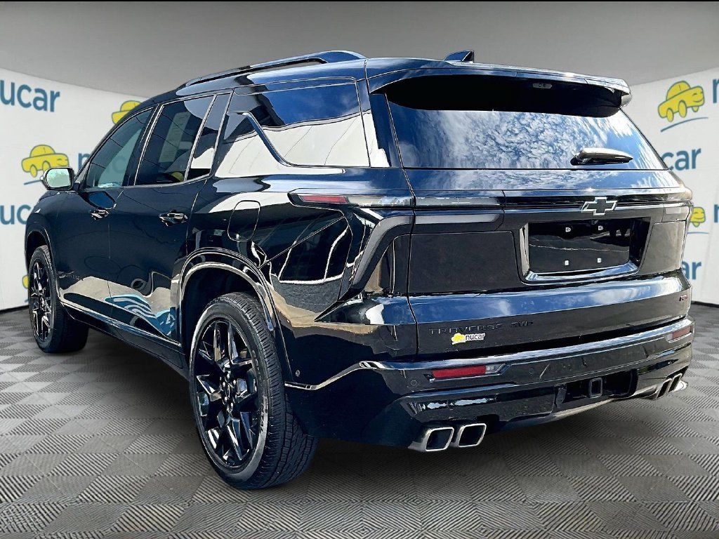 Used 2024 Chevrolet Traverse RS w/ LPO, Floor Liner Package AWD/4WD image 5