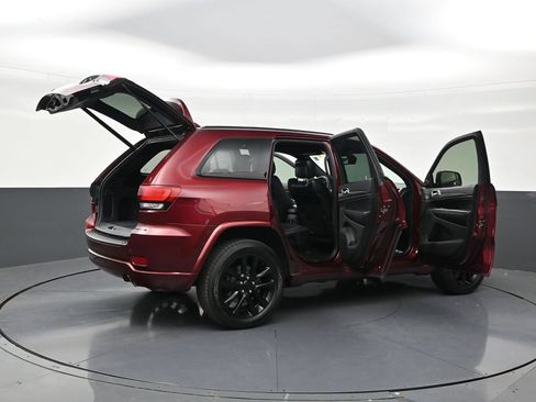 Used 2020 Jeep Grand Cherokee Altitude RWD image 21