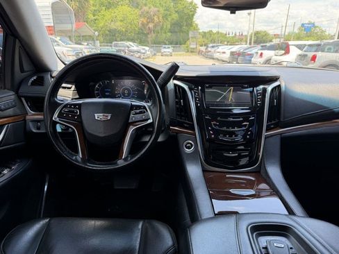 Used 2019 Cadillac Escalade ESV Luxury AWD/4WD image 15
