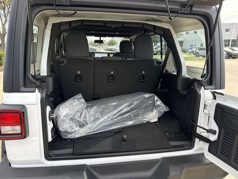 Used 2025 Jeep Wrangler Sport image 13