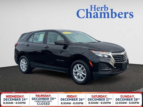 Used 2022 Chevrolet Equinox LS image 1