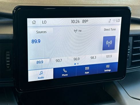 Used 2022 Ford Explorer XLT image 22