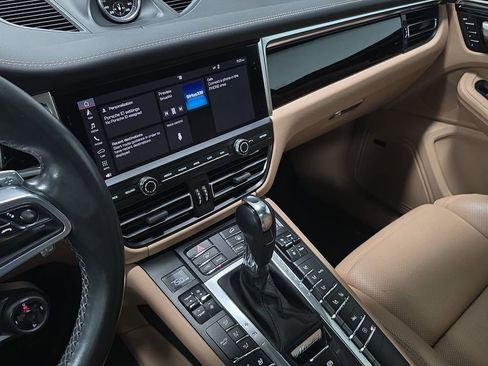 Certified 2019 Porsche Macan S AWD/4WD image 15