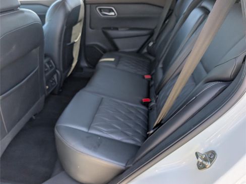 Used 2022 Nissan Rogue Platinum AWD/4WD image 15