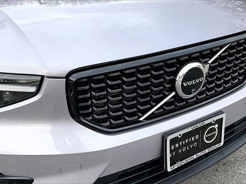 Certified 2026 Volvo XC40 B5 Plus w/ Protection Package Premier image 32