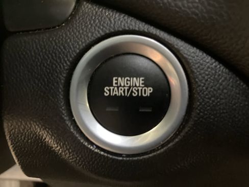 Used 2019 Chevrolet Equinox LT image 17