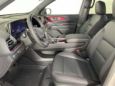 New 2026 Chevrolet Traverse Z71 w/ Enhanced Driving Package image 2