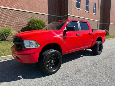 Used 2018 RAM 1500 Classic SLT AWD/4WD image 4
