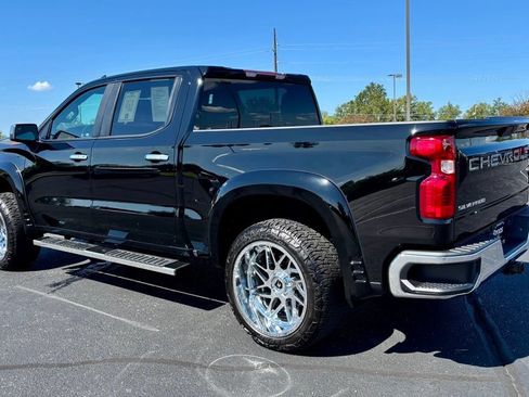 Used 2021 Chevrolet Silverado 1500 LT AWD/4WD image 4