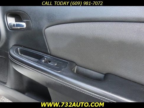Used 2013 Dodge Avenger SE FWD image 25