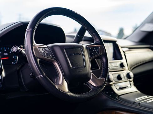 Used 2019 GMC Yukon Denali image 12