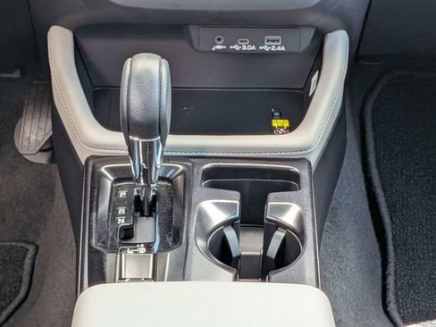 Used 2026 Subaru Forester Premium AWD/4WD image 21