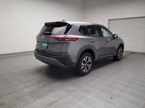 Used 2021 Nissan Rogue SV image 9