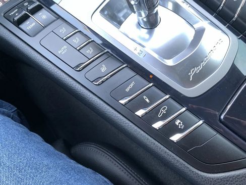 Used 2013 Porsche Panamera image 21