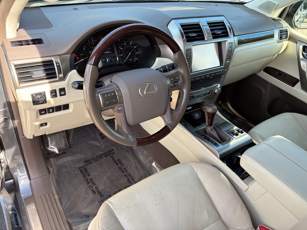 Used 2019 Lexus GX 460 Premium w/ Premium Package AWD/4WD image 17