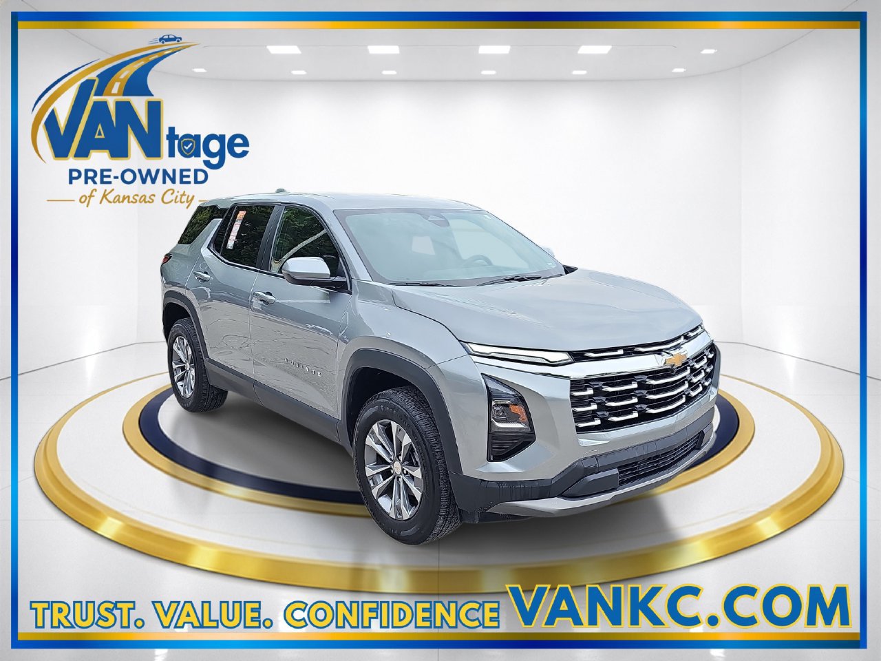 Used 2025 Chevrolet Equinox LT FWD image 3