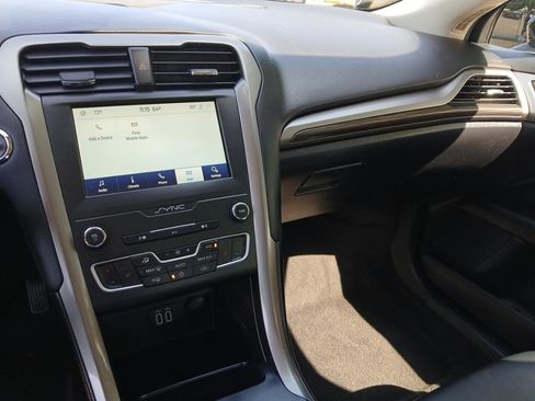Used 2020 Ford Fusion SEL image 20