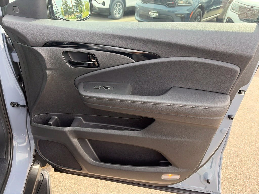 Used 2023 Honda Passport Elite image 11