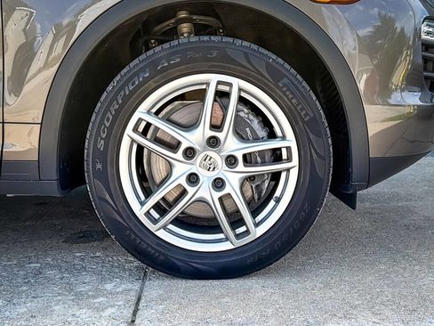 Used 2014 Porsche Cayenne Diesel w/ Comfort Plus Package AWD/4WD image 13