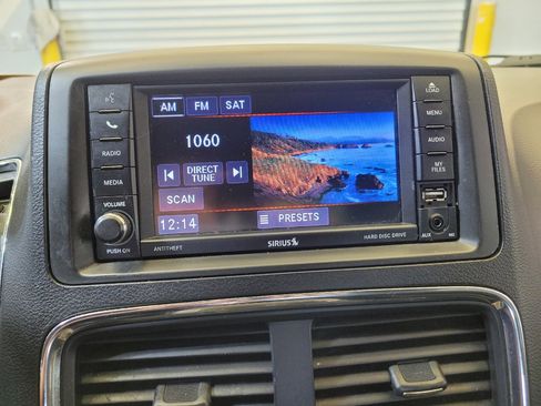 Used 2018 Dodge Grand Caravan SXT FWD image 25