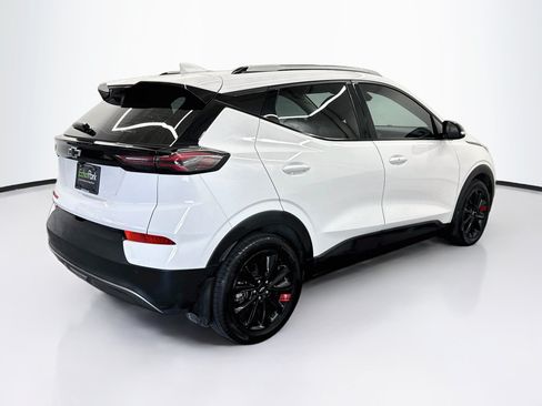 Used 2023 Chevrolet Bolt EUV LT w/ Convenience Package FWD image 9